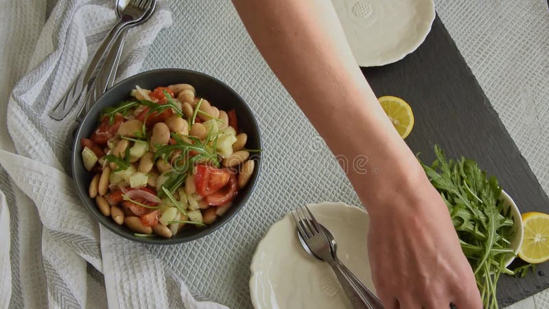 البروتين في كل وجبة: سر الرشاقة والطاقة للمرأة المصرية ومصادره المتاحة