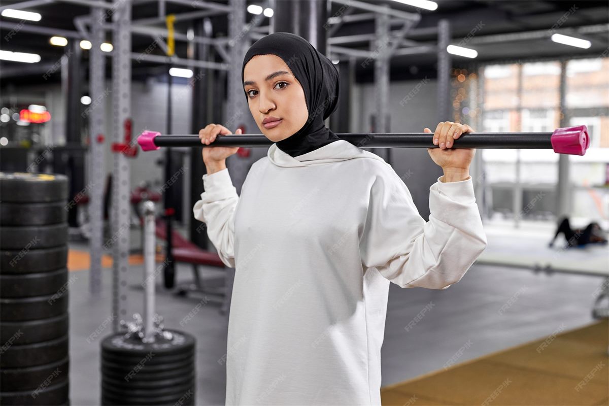 تمارين تقوية العضلات للمرأة: 5 أسرار لتشكيل جسمكِ دون أن تصبحي "ضخمة"